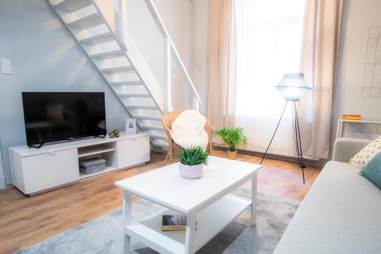 Apartment In Super Location M9 Budapest Exteriör bild